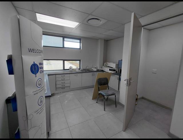 174M² OFFICE TO LET IN FOURWAYS